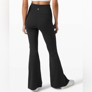 Lululemon In The Groove flare pant